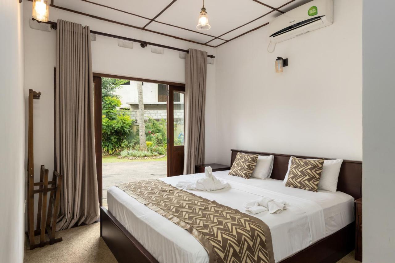 Surveyor'S Residence Bungalow 康提 外观 照片