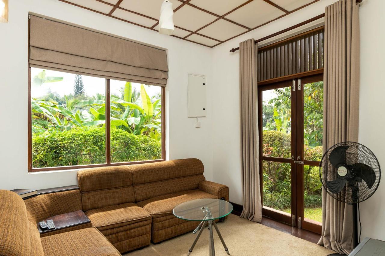 Surveyor'S Residence Bungalow 康提 外观 照片