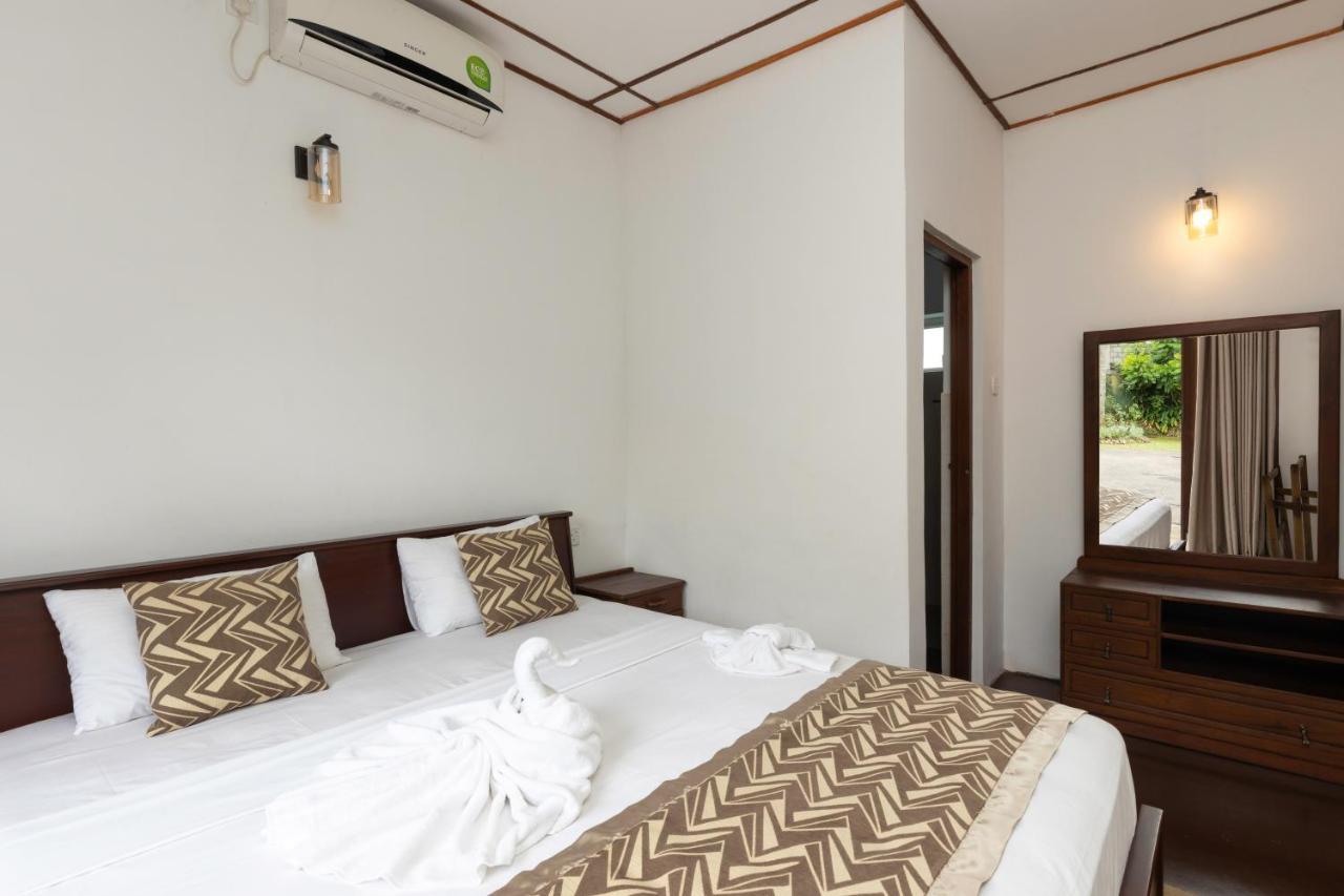 Surveyor'S Residence Bungalow 康提 外观 照片