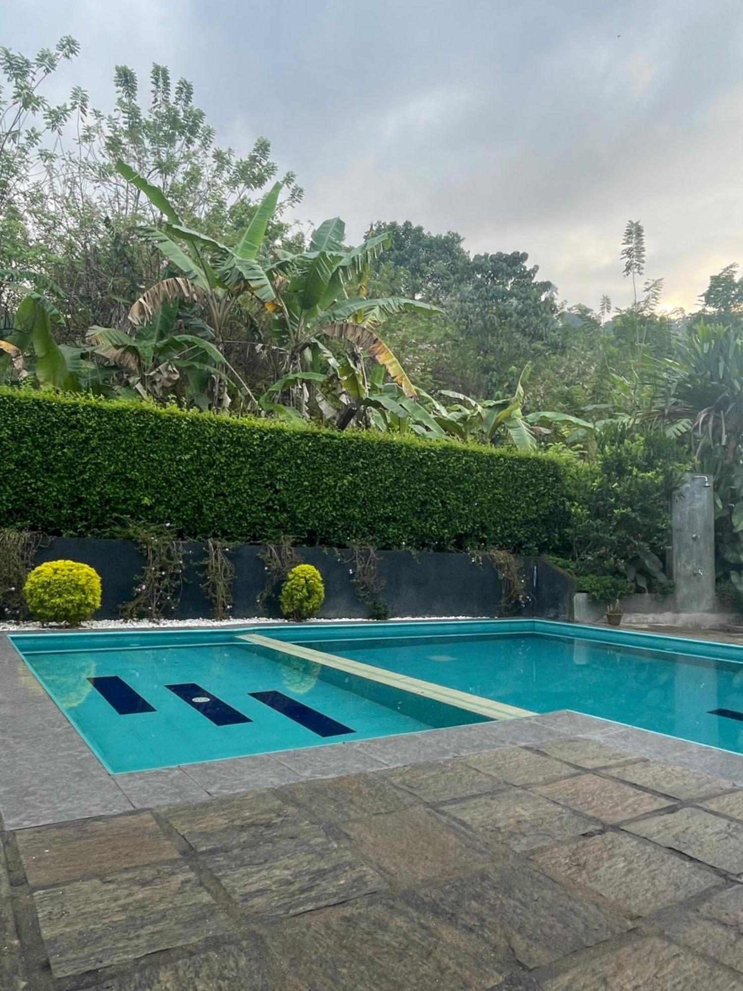 Surveyor'S Residence Bungalow 康提 外观 照片