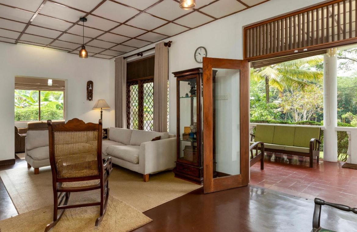 Surveyor'S Residence Bungalow 康提 外观 照片